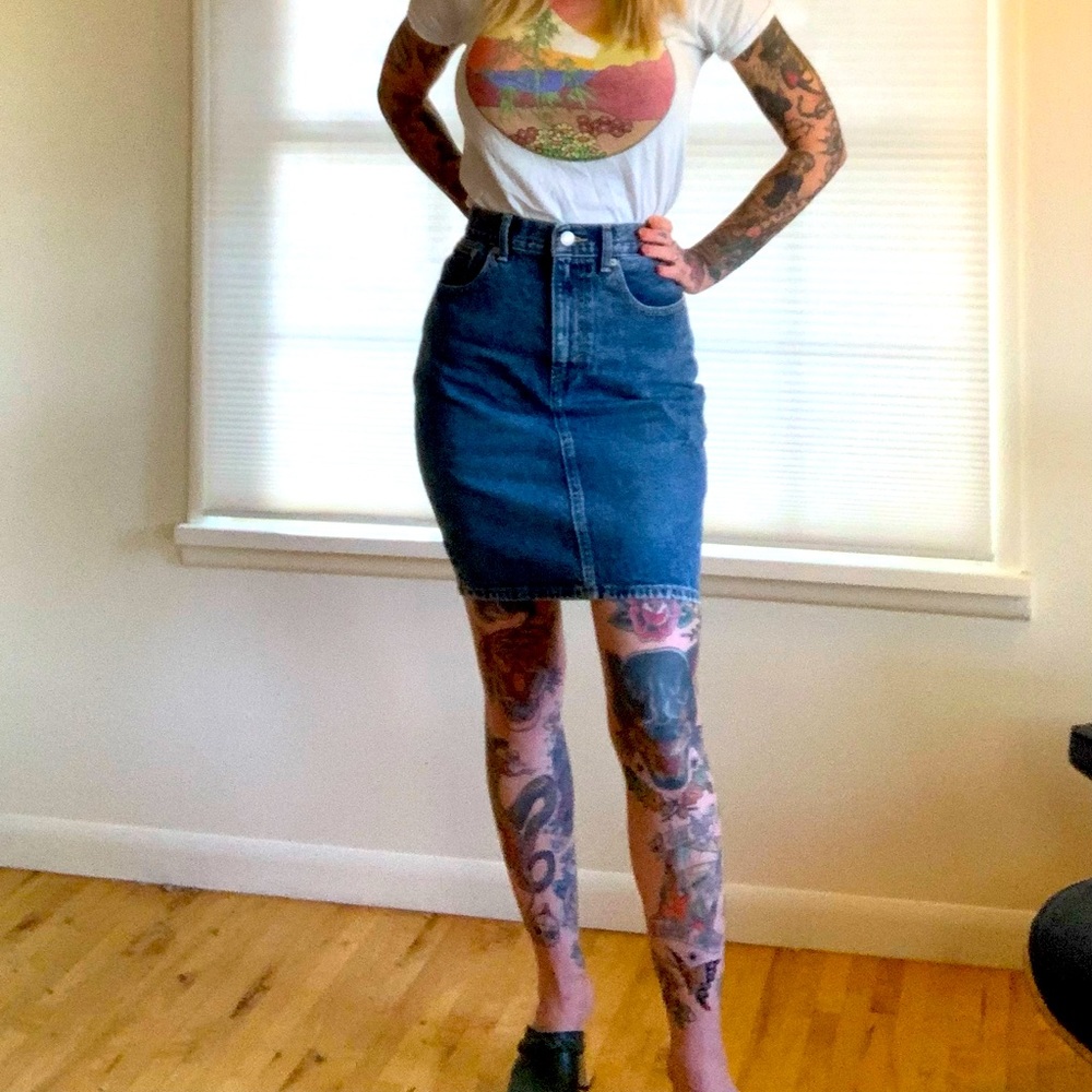 Levis mini jean skirt with bows